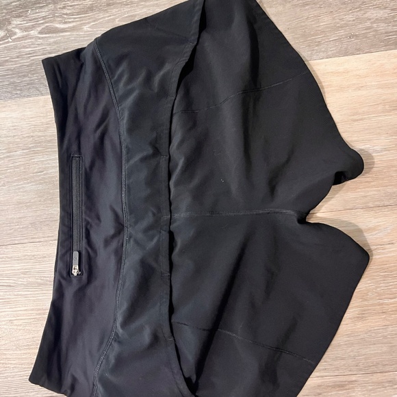 LULULEMON Speed Up Lined Short Size 8 - Picture 2 of 4